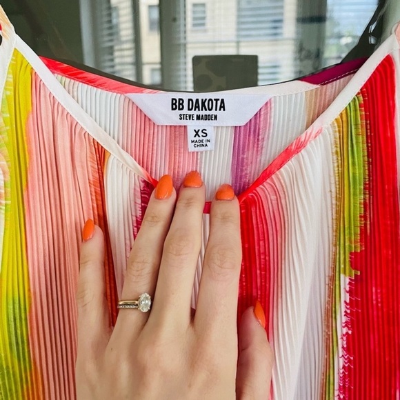 BB DAKOTA Colorful Pleated Sleeveless Maxi Dress - Picture 4 of 10